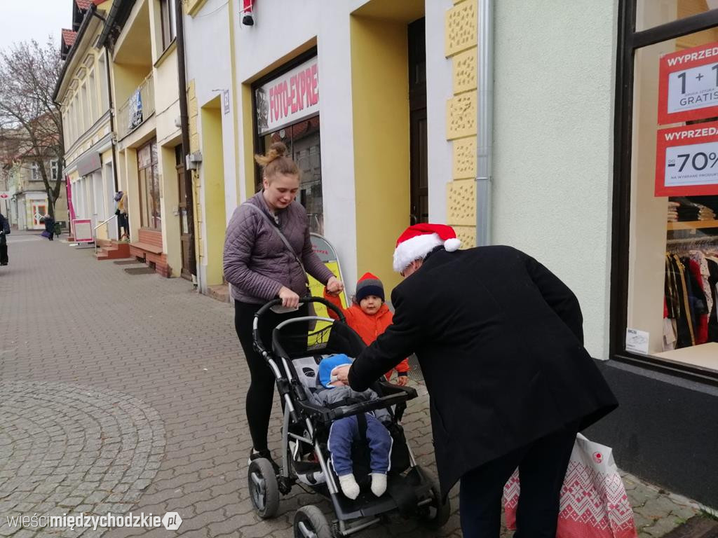 Burmistrz Międzychodu wcielił się w rolę Mikołaja