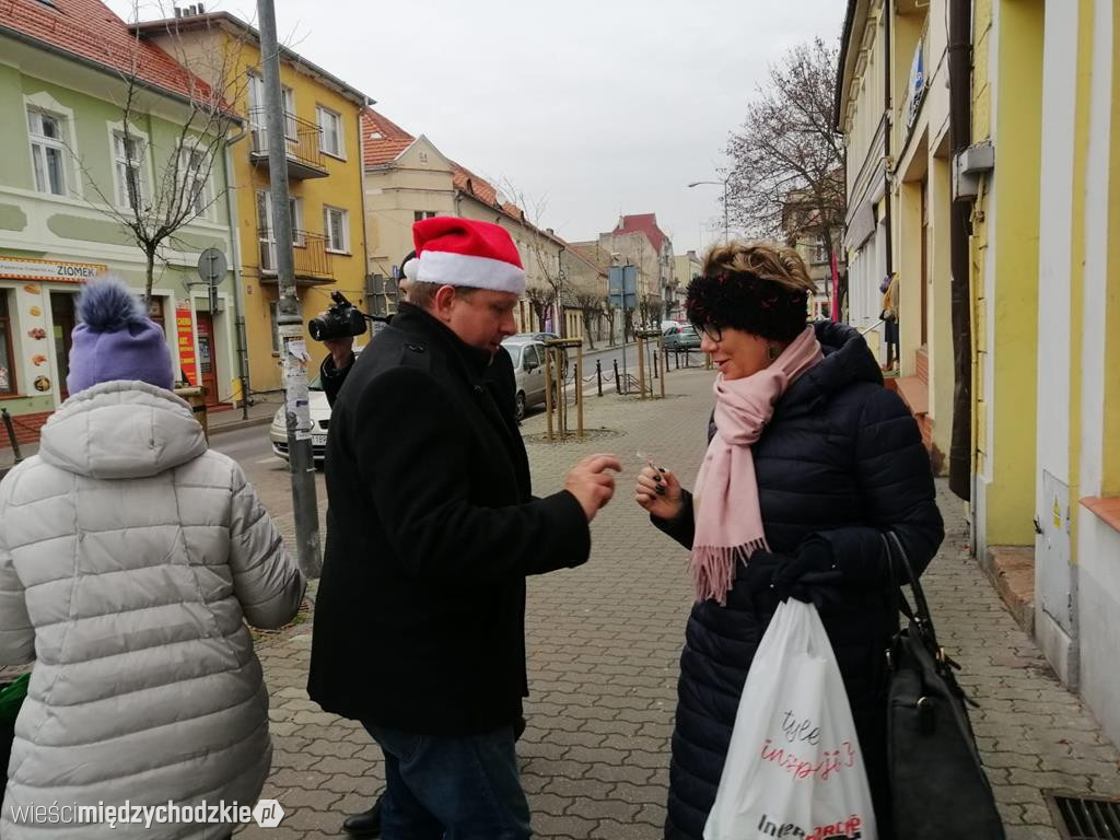 Burmistrz Międzychodu wcielił się w rolę Mikołaja