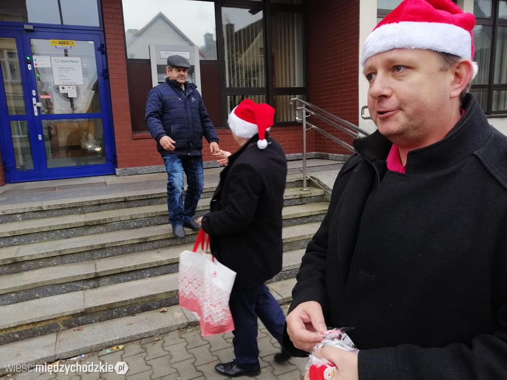 Burmistrz Międzychodu wcielił się w rolę Mikołaja