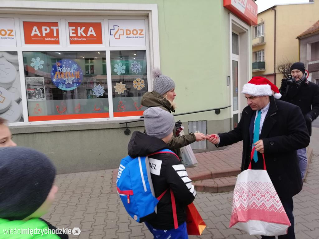 Burmistrz Międzychodu wcielił się w rolę Mikołaja