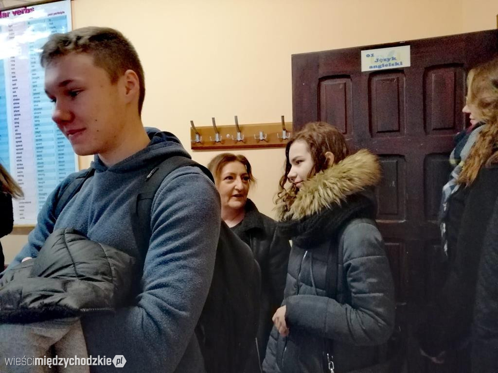 Turystyczne Mikołajki w sierakowskim Zespole Szkół