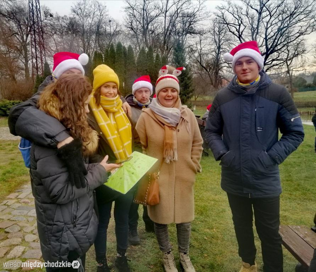 Turystyczne Mikołajki w sierakowskim Zespole Szkół