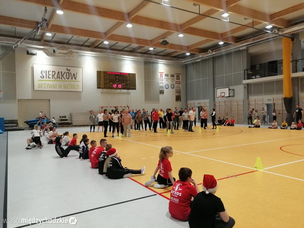 Mikołajkowe gry i zabawy w Sierakowie