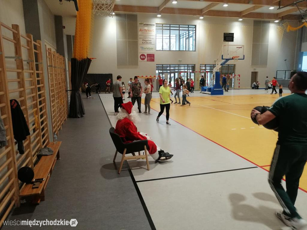 Mikołajkowe gry i zabawy w Sierakowie