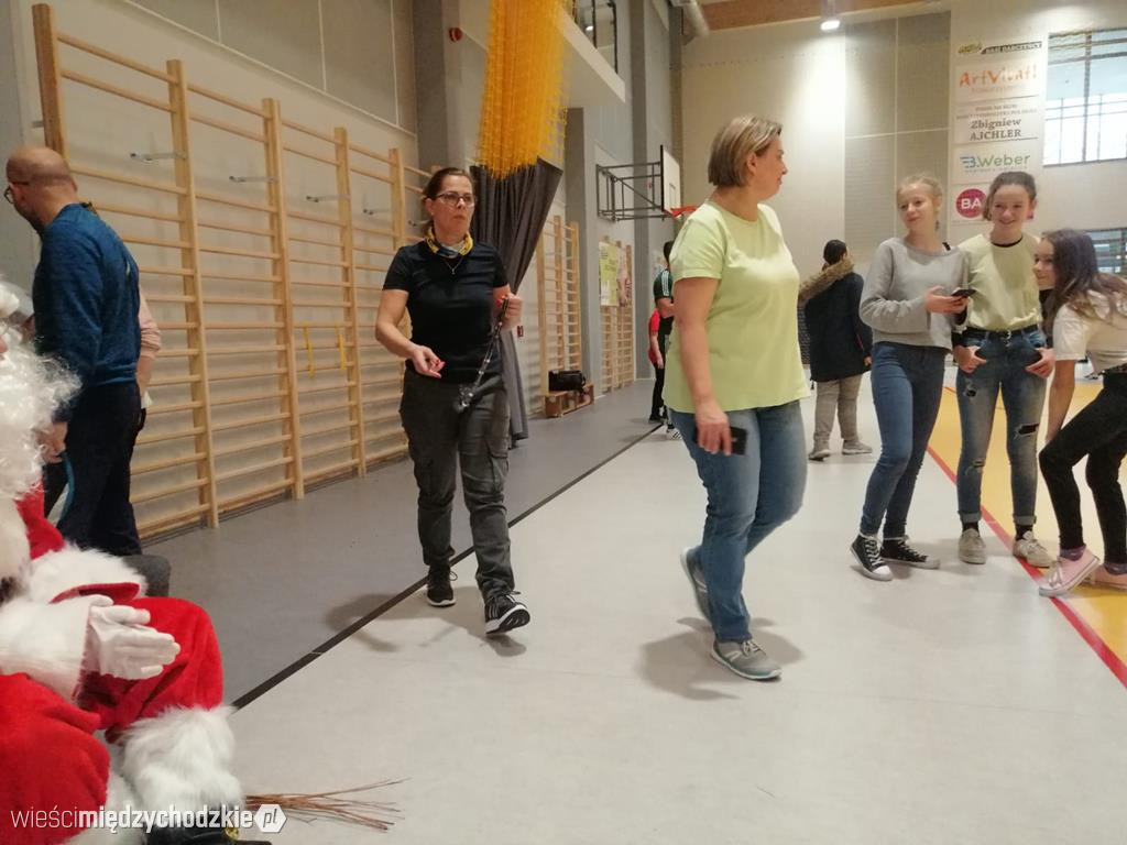 Mikołajkowe gry i zabawy w Sierakowie