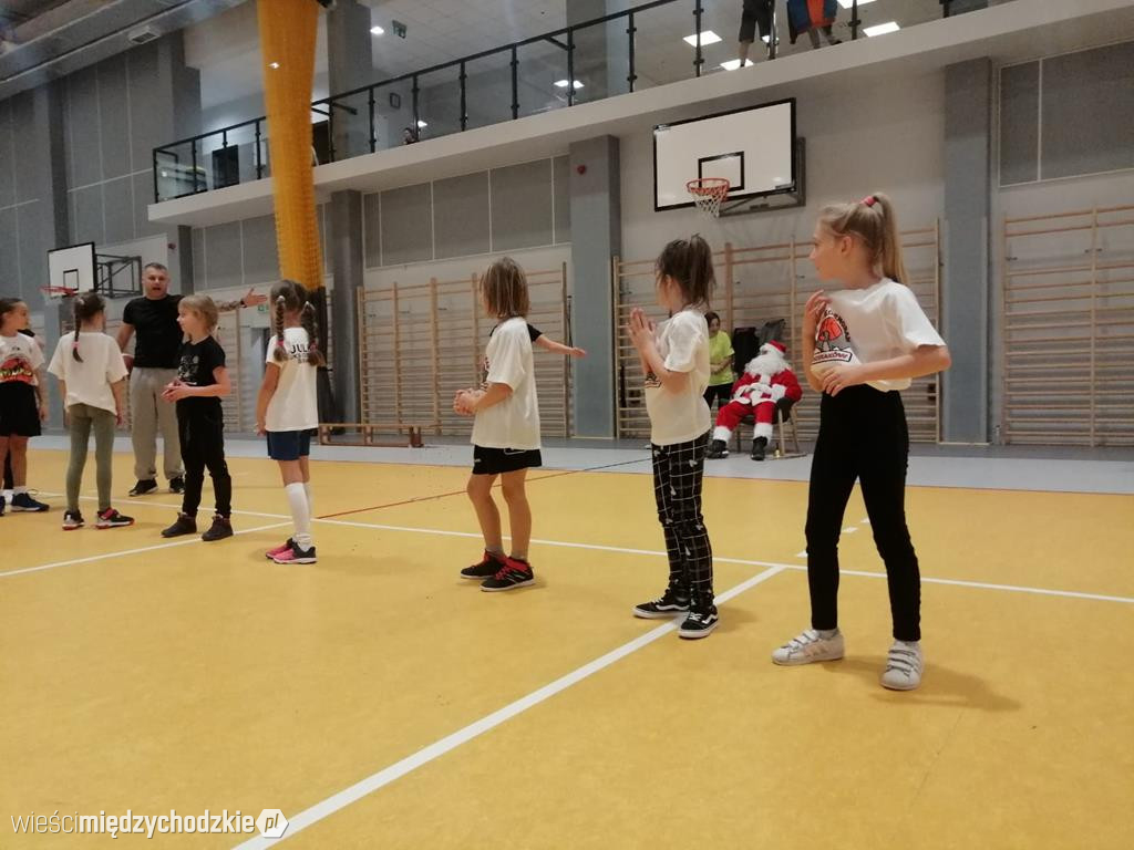 Mikołajkowe gry i zabawy w Sierakowie