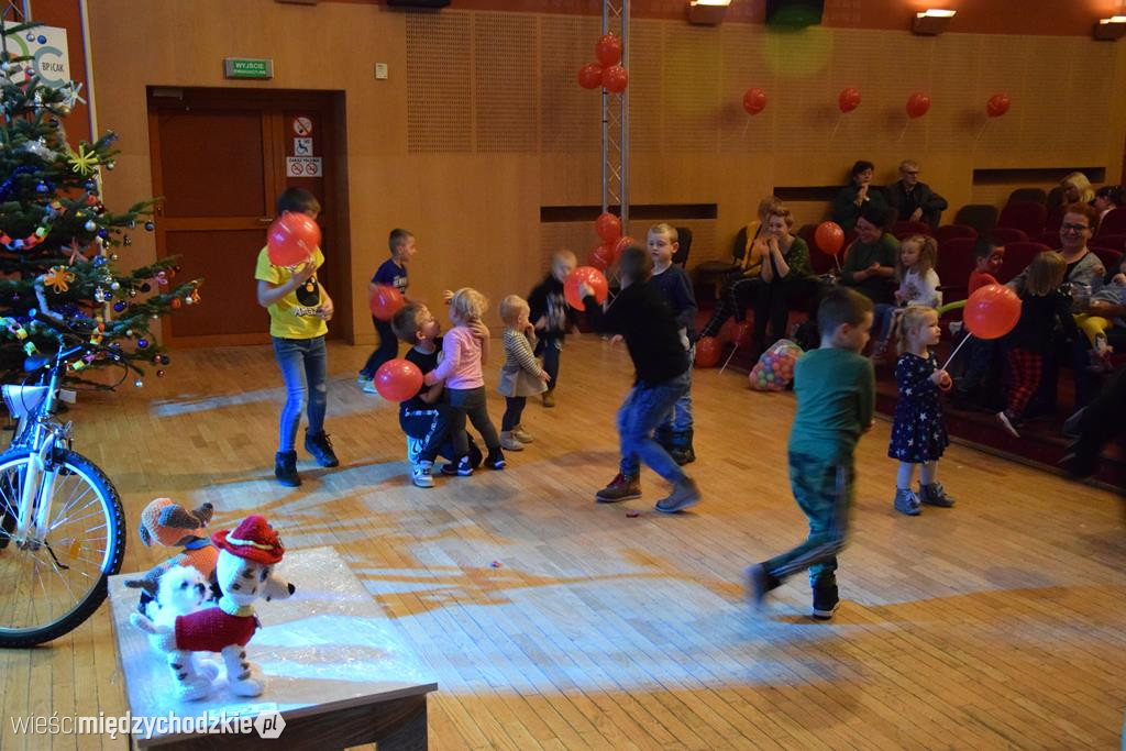 Festyn charytatywny dla Karoliny Kwiecińskiej