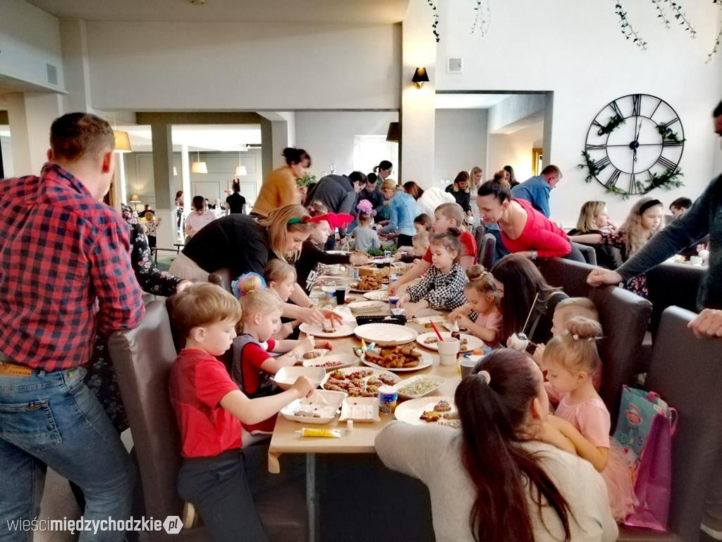 Malowane bombki w Restauracji 100 Jezior