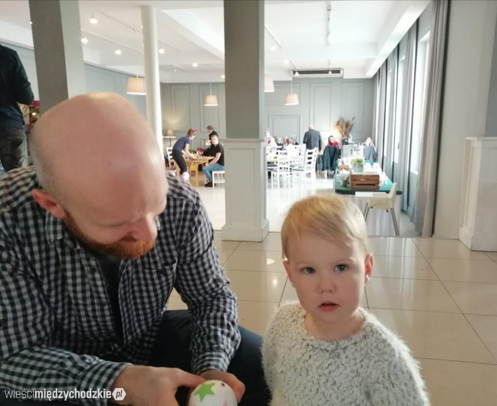 Malowane bombki w Restauracji 100 Jezior