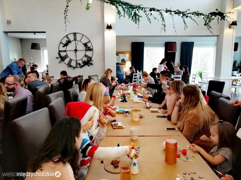 Malowane bombki w Restauracji 100 Jezior