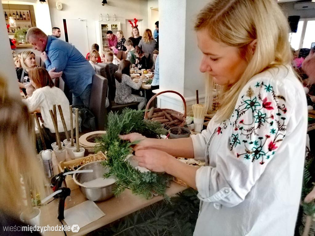 Malowane bombki w Restauracji 100 Jezior
