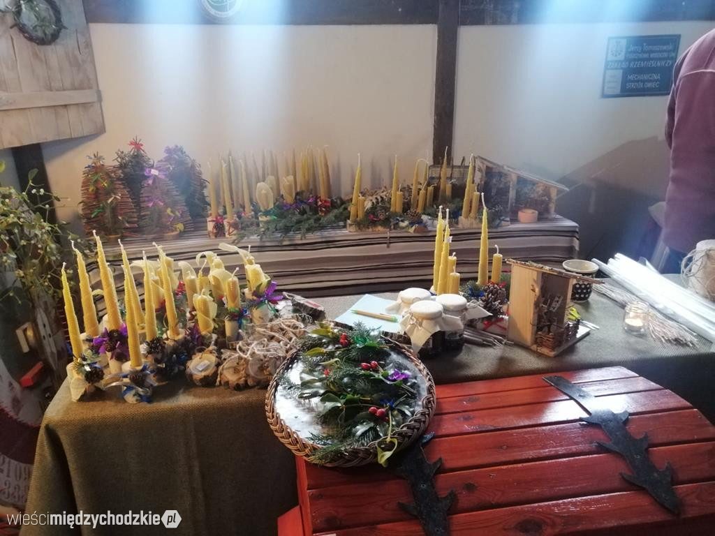 Kiermasz bożonarodzeniowy w Mniszkach
