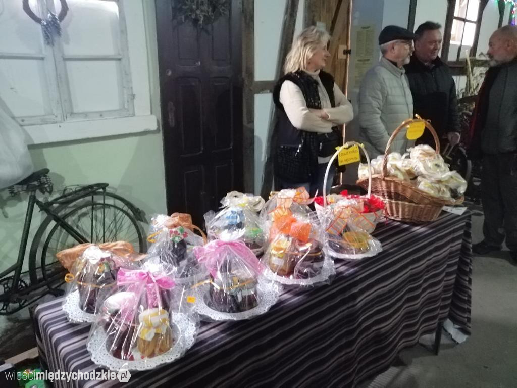 Kiermasz bożonarodzeniowy w Mniszkach