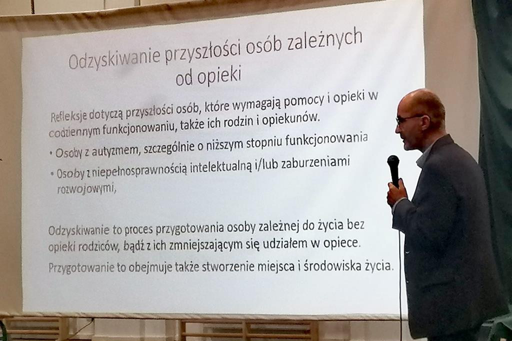 Konferencja na temat wsparcia osób niepełnosprawnych