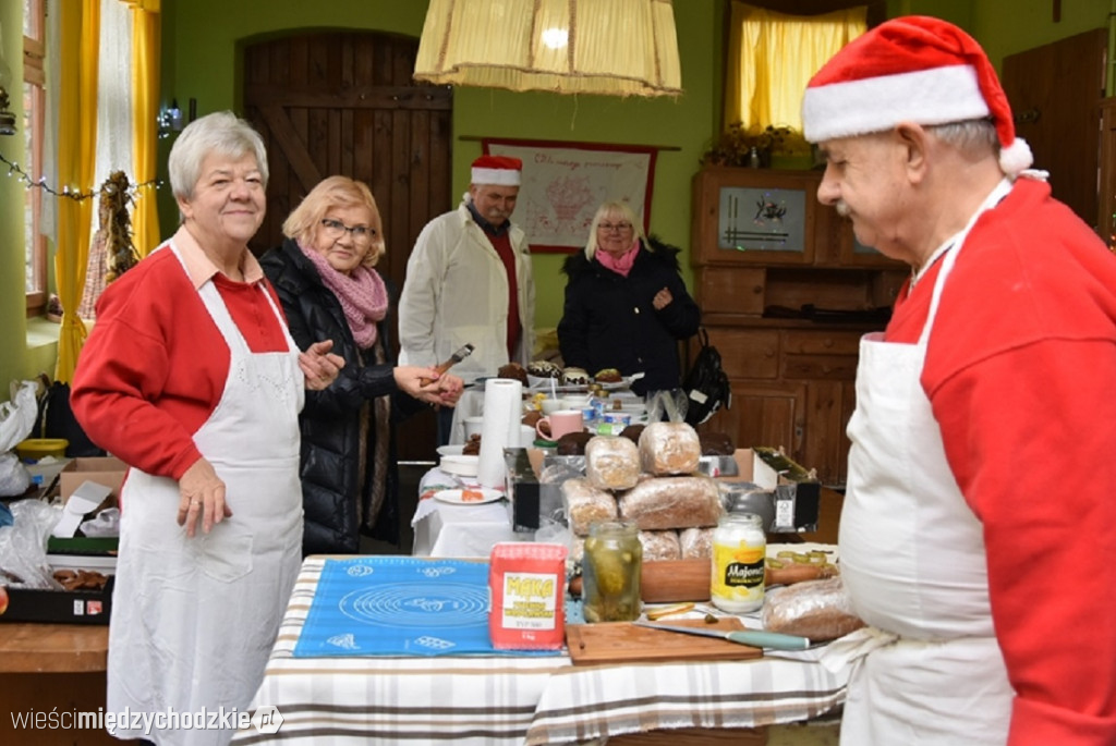 Kiermasz bożonarodzeniowy w Mniszkach