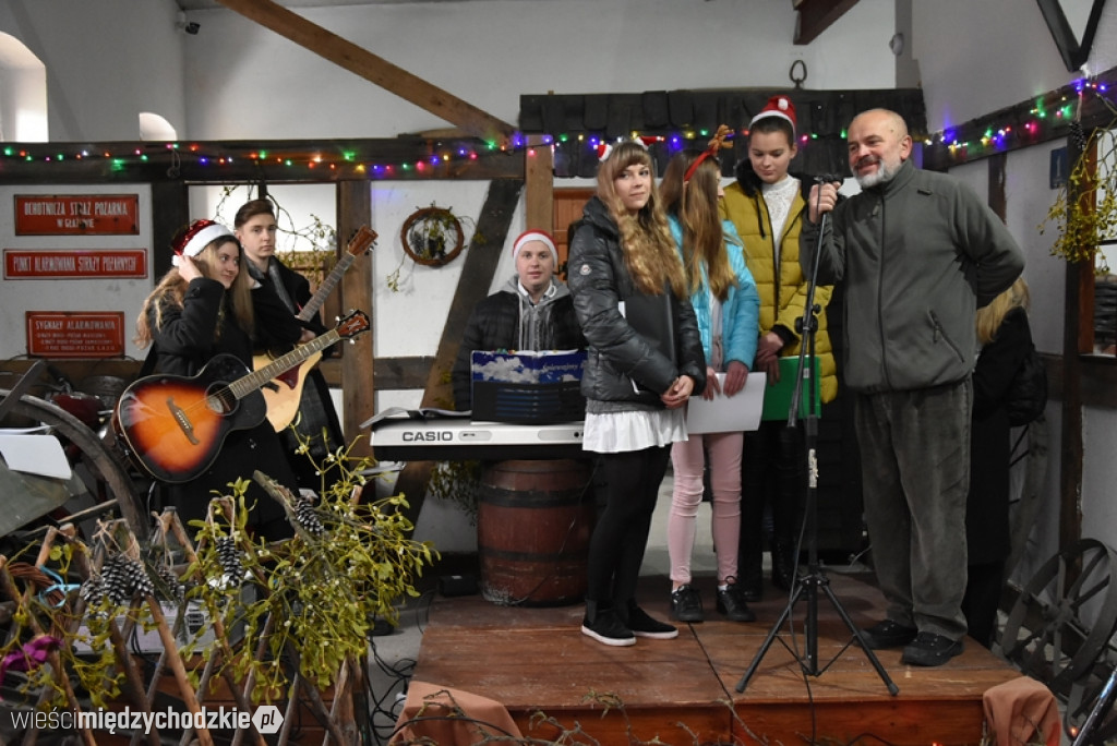 Kiermasz bożonarodzeniowy w Mniszkach