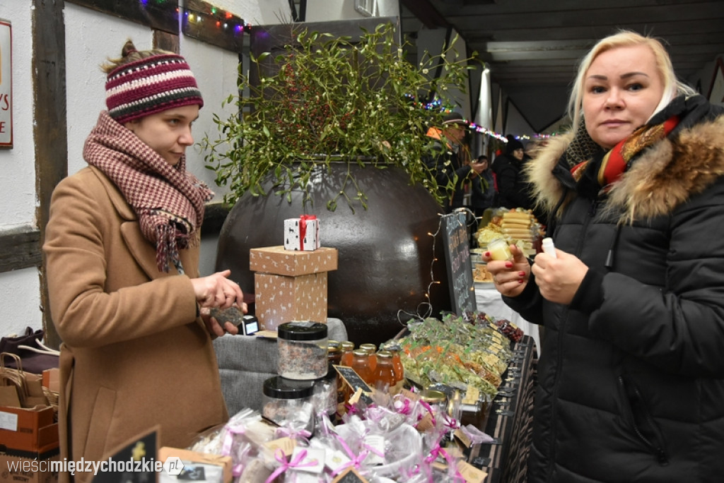 Kiermasz bożonarodzeniowy w Mniszkach