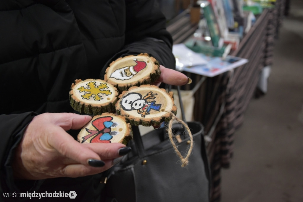 Kiermasz bożonarodzeniowy w Mniszkach