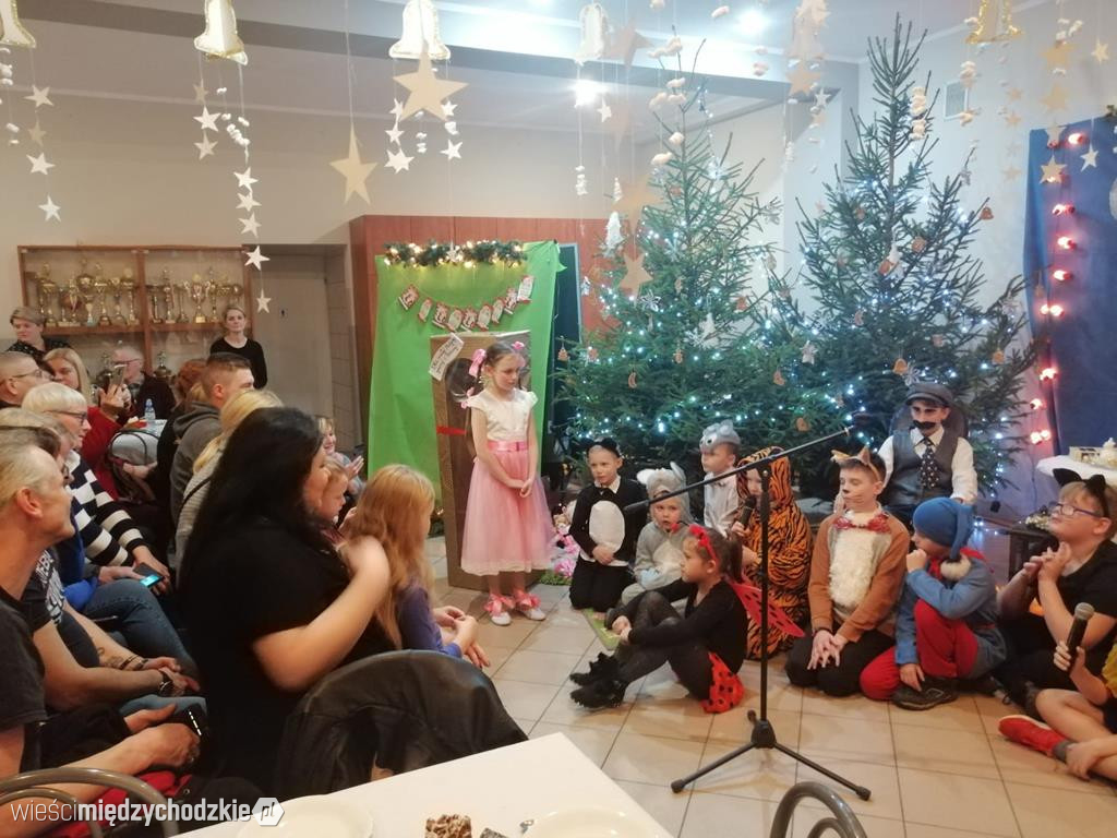 Gwiazdkowy prezent w wykonaniu dzieci z Radgoszczy