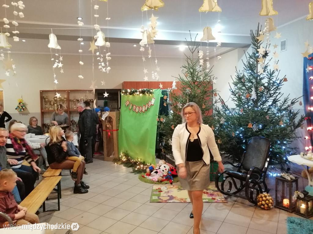 Gwiazdkowy prezent w wykonaniu dzieci z Radgoszczy