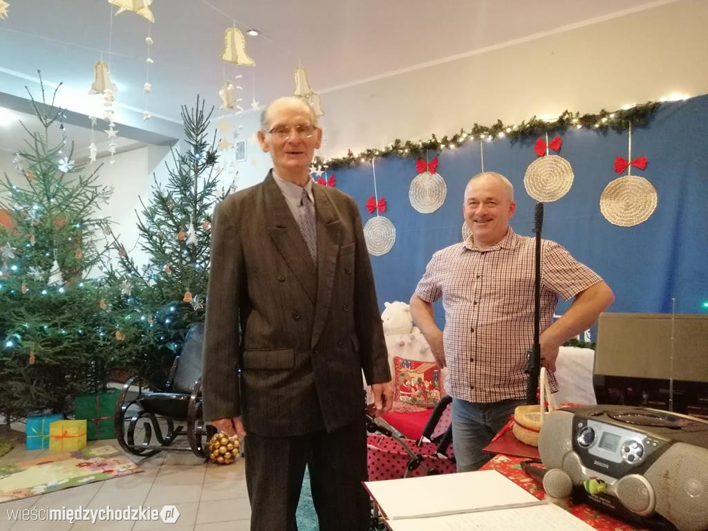 Gwiazdkowy prezent w wykonaniu dzieci z Radgoszczy