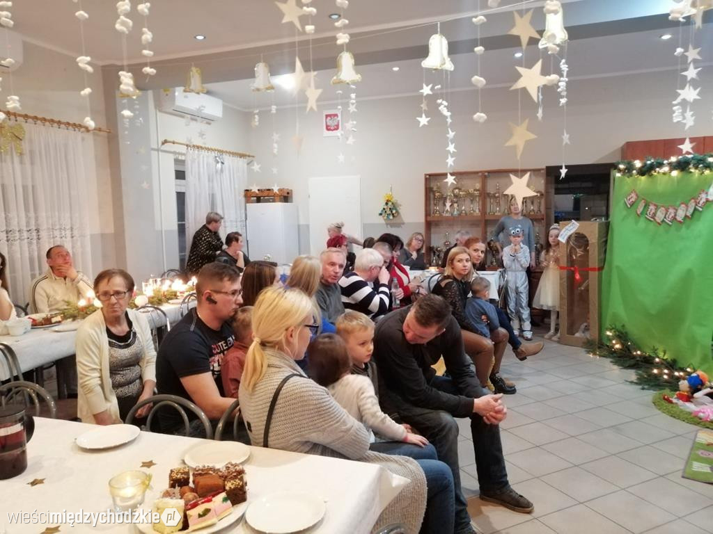 Gwiazdkowy prezent w wykonaniu dzieci z Radgoszczy