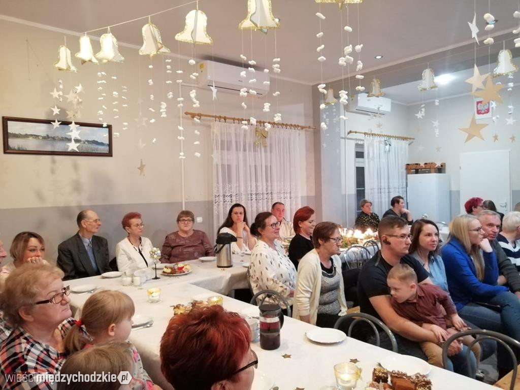 Gwiazdkowy prezent w wykonaniu dzieci z Radgoszczy