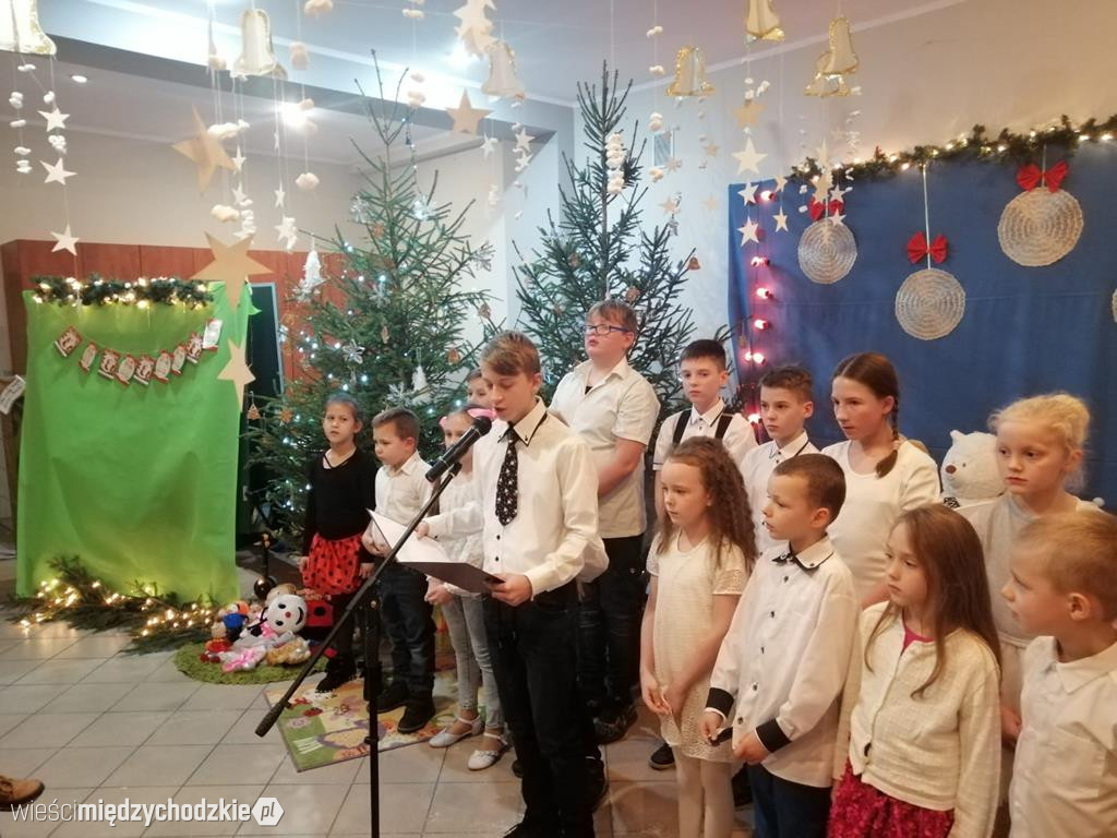 Gwiazdkowy prezent w wykonaniu dzieci z Radgoszczy