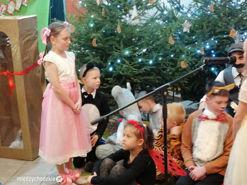 Gwiazdkowy prezent w wykonaniu dzieci z Radgoszczy