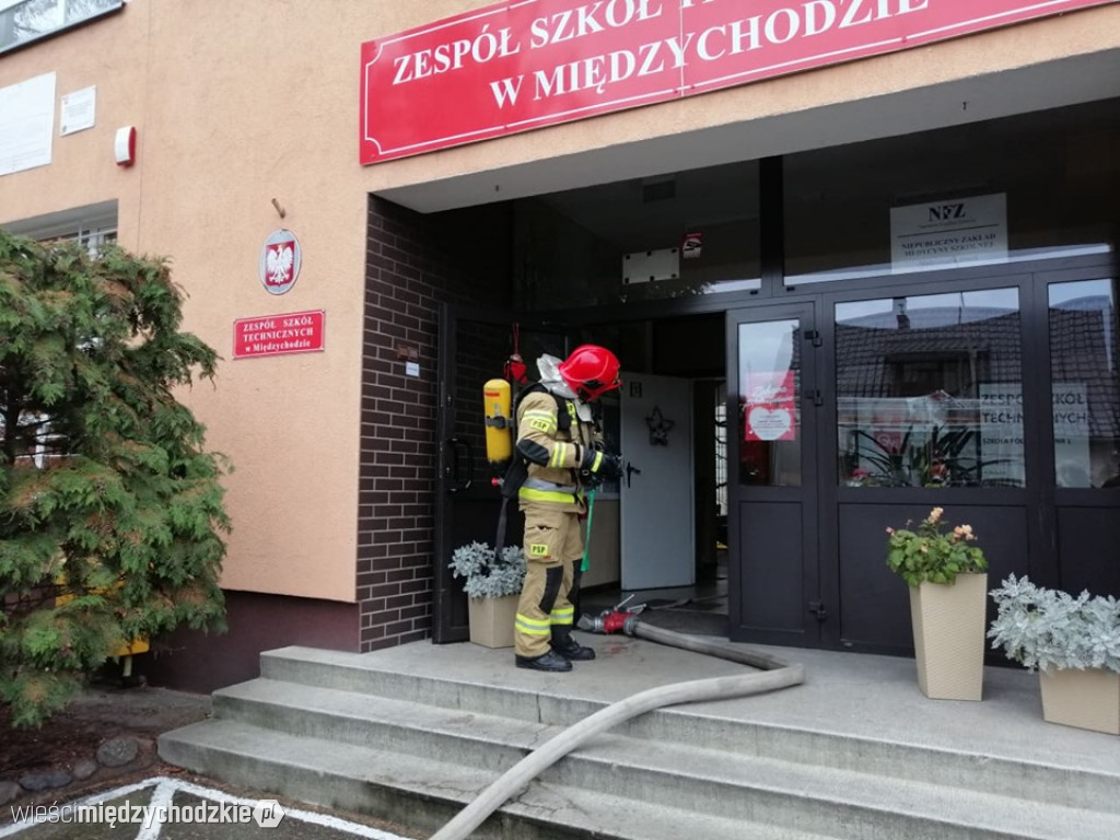 Szybka akcja strażaków w Zespole Szkół Technicznych
