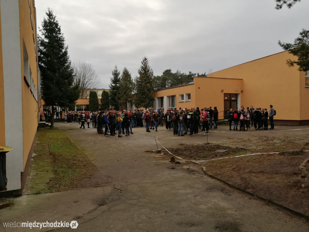 Szybka akcja strażaków w Zespole Szkół Technicznych