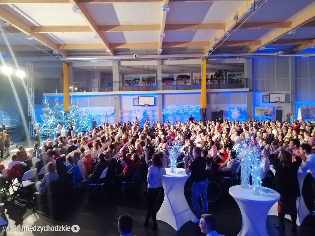 Wisienki przeniosły widzów do Krainy lodu