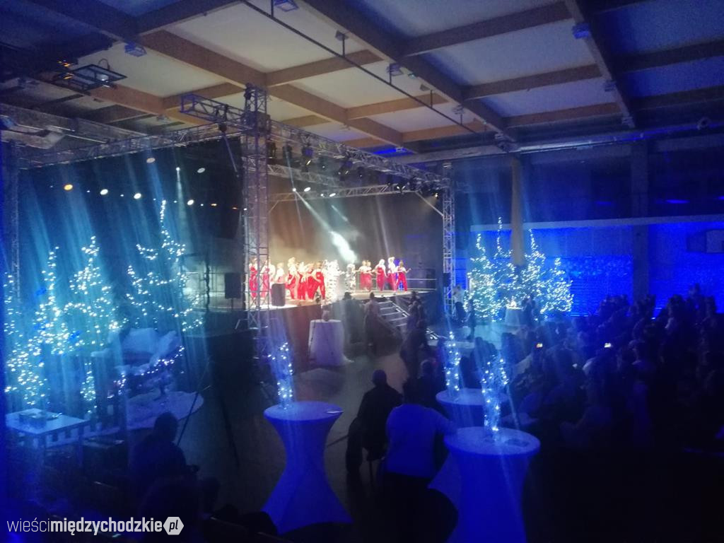 Wisienki przeniosły widzów do Krainy lodu