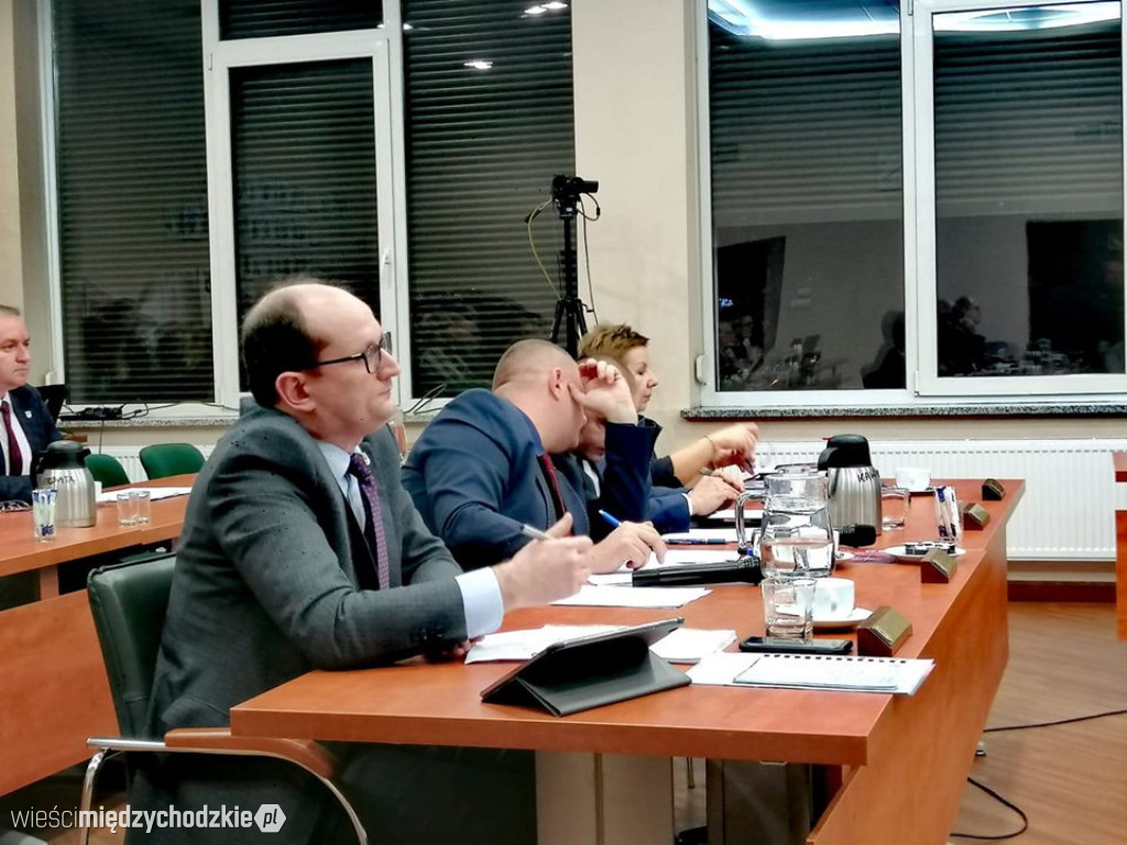Budżet gminy Międzychód przyjęty.