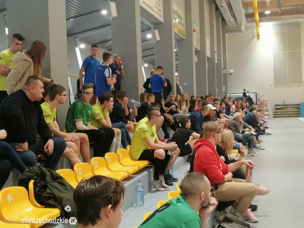 Nocny Turniej Piłki Nożnej Halowej