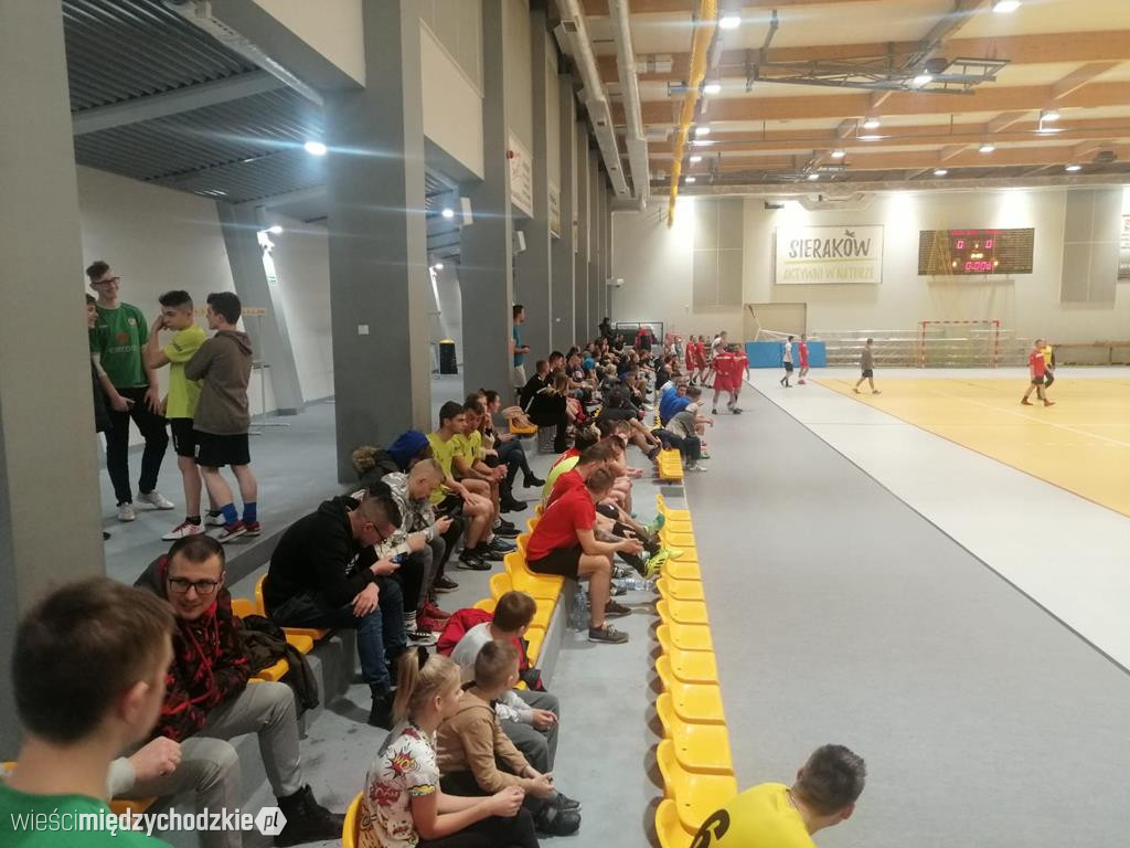 Nocny Turniej Piłki Nożnej Halowej