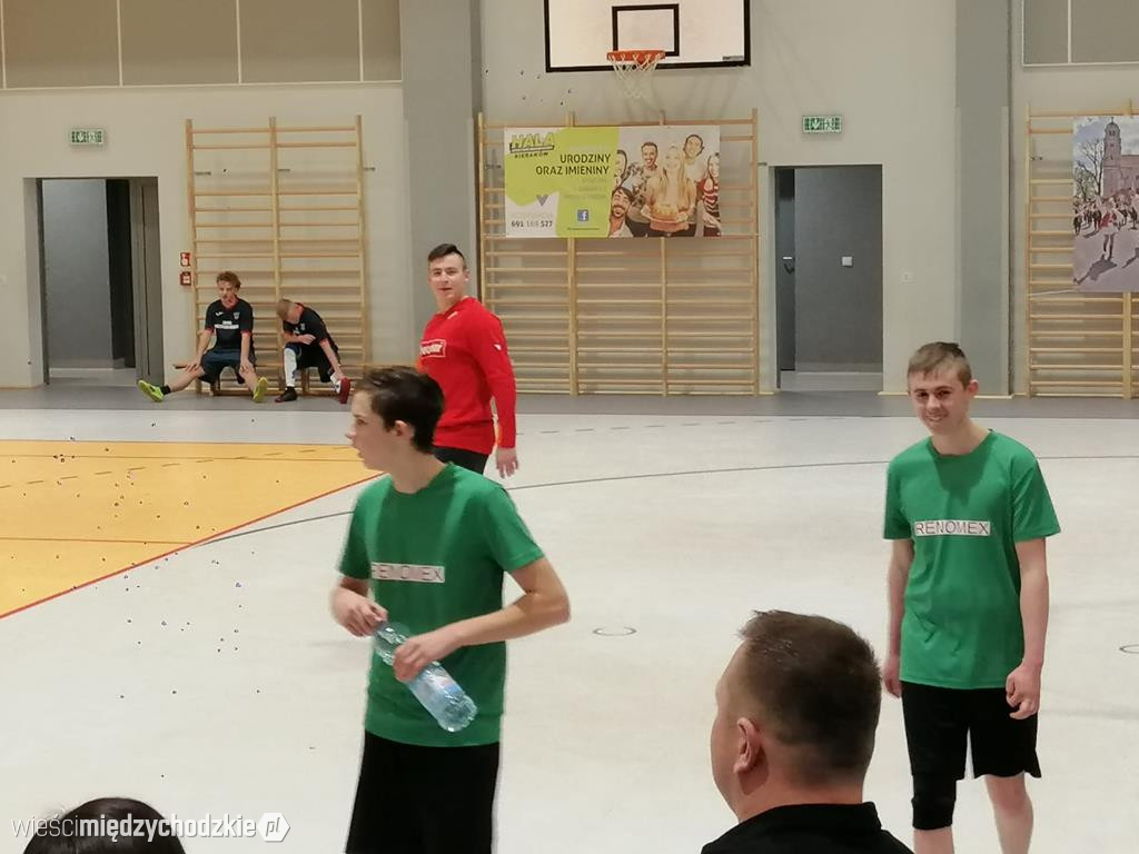 Nocny Turniej Piłki Nożnej Halowej