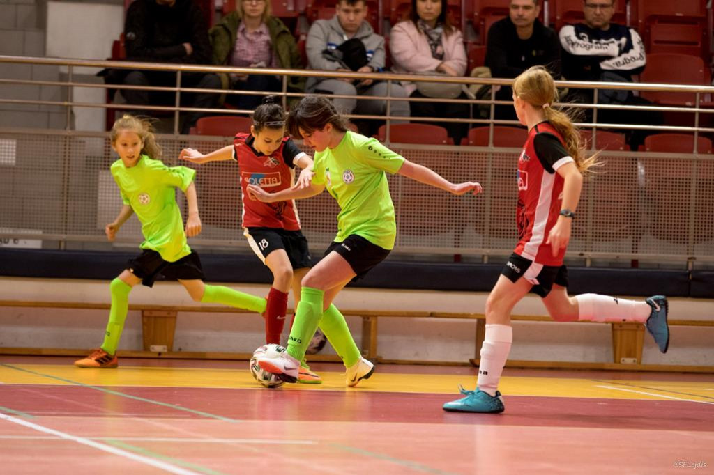 Wielkopolski Turniej Piłkarski Dziewcząt Luboń CUP