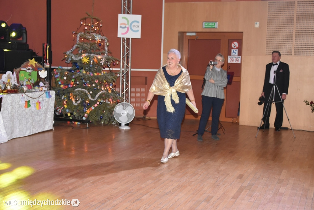 Pokaz mody w międzychodzkim UTW
