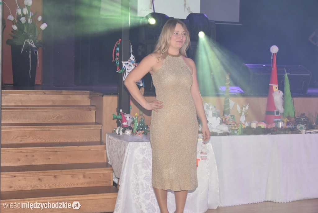Pokaz mody w międzychodzkim UTW