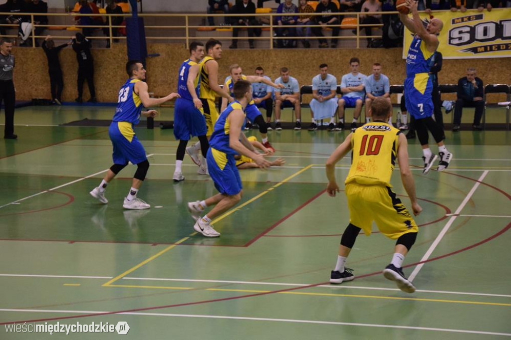Sokół Międzychód - AZS UMK PBDI Toruń 106-87