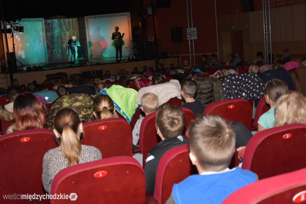 Aktorzy Teatru Współczesnego w  Międzychodzie