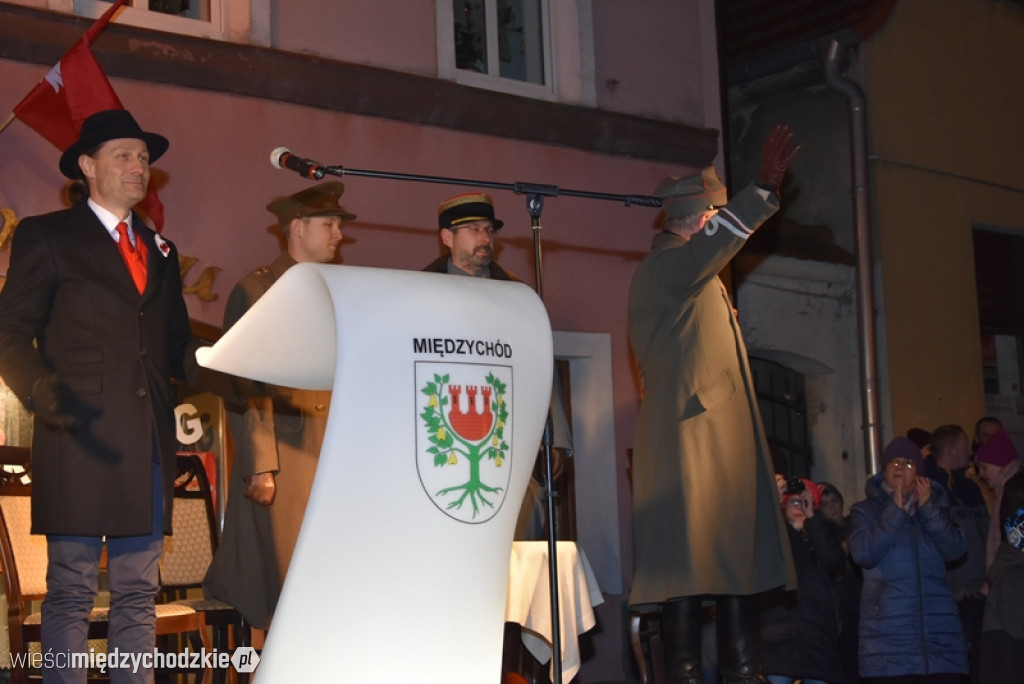 Uroczystości powitalne Generała na Rynku