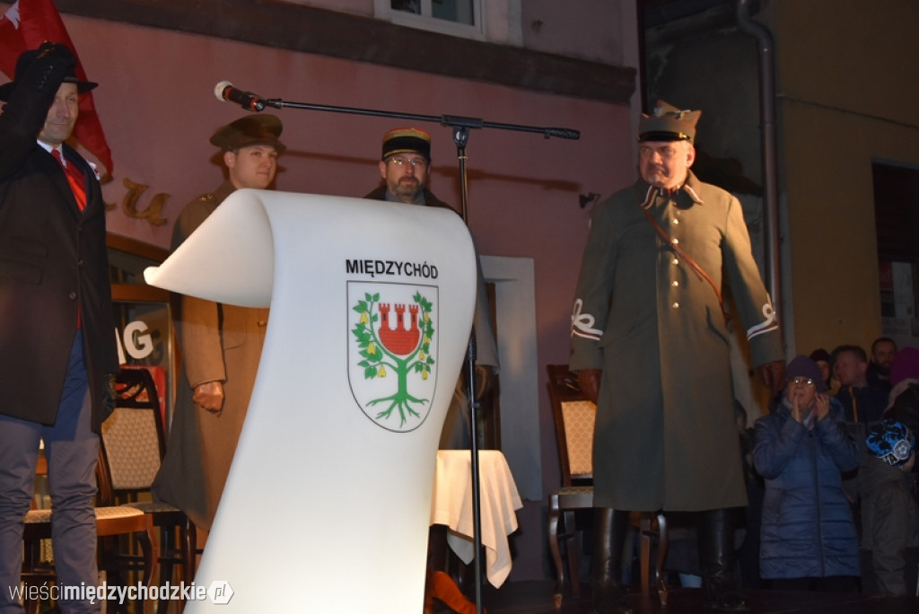 Uroczystości powitalne Generała na Rynku