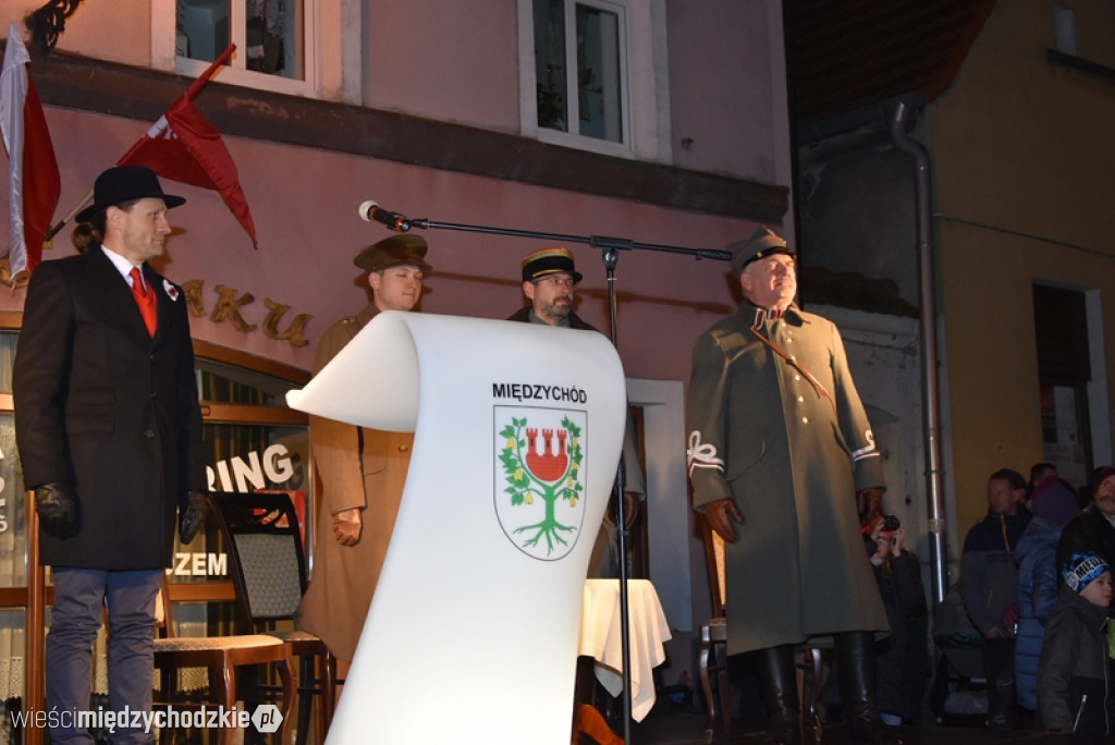 Uroczystości powitalne Generała na Rynku