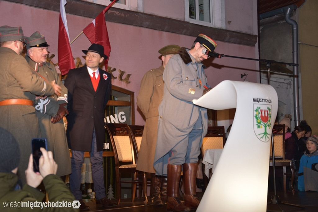 Uroczystości powitalne Generała na Rynku