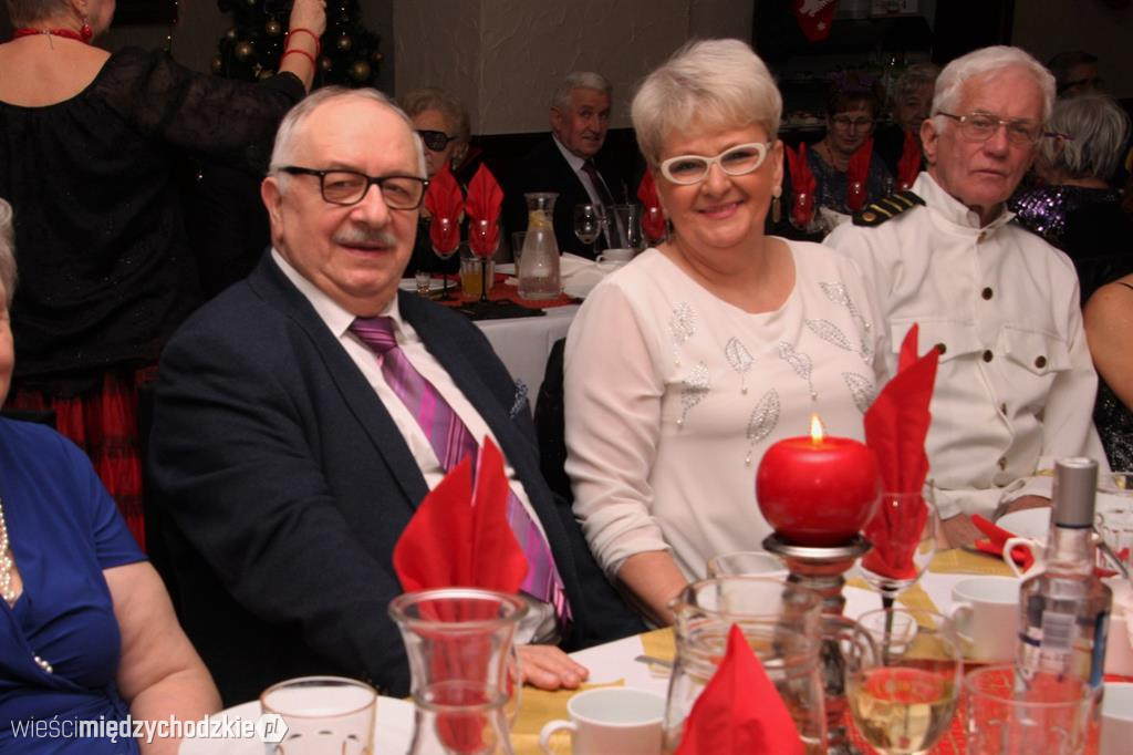 Członkowie klubu Złoty Wiek świetnie się bawili