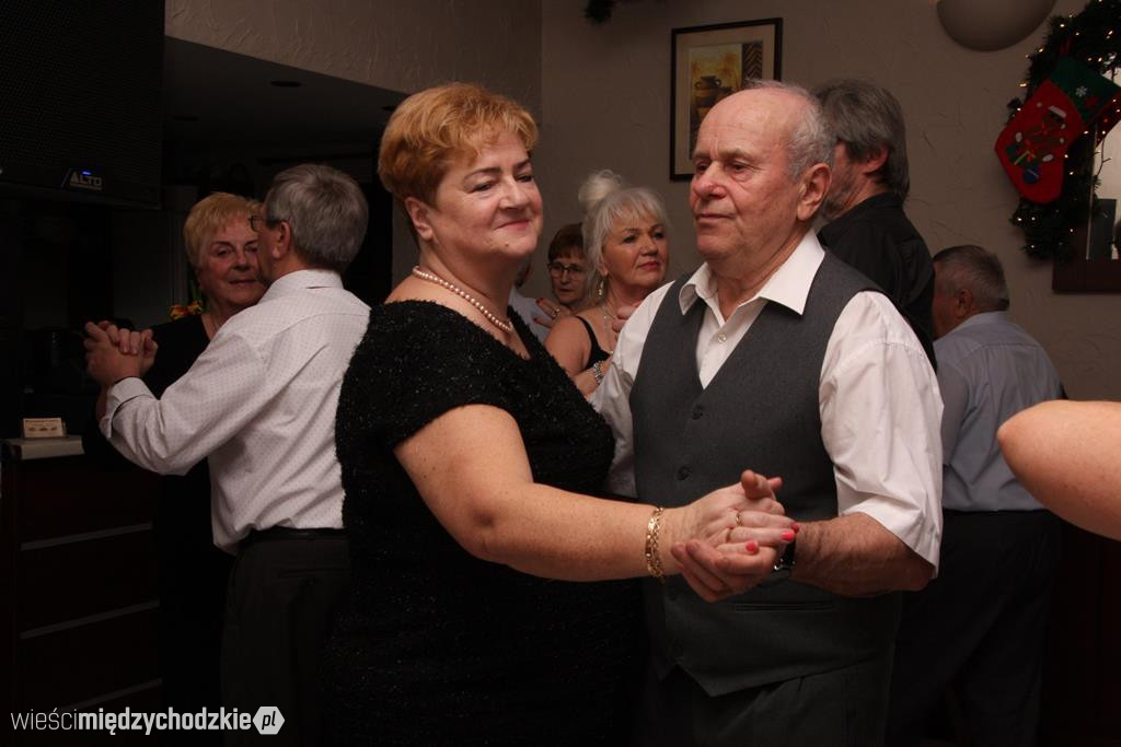 Członkowie klubu Złoty Wiek świetnie się bawili