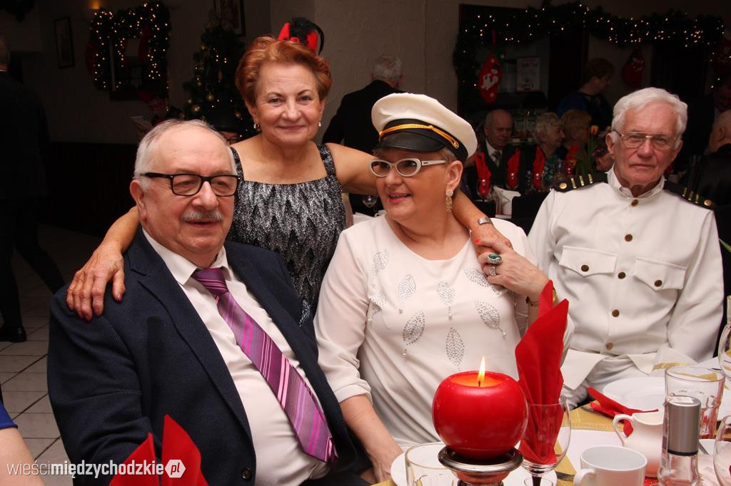 Członkowie klubu Złoty Wiek świetnie się bawili