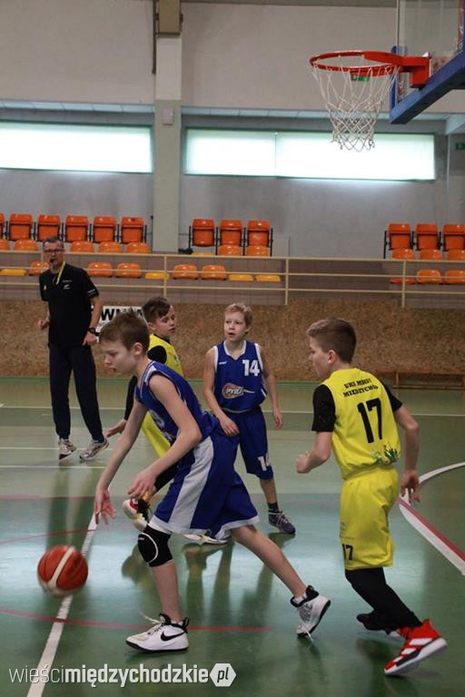 UKS MIKST Międzychód wygrywa z Pyrą SP79